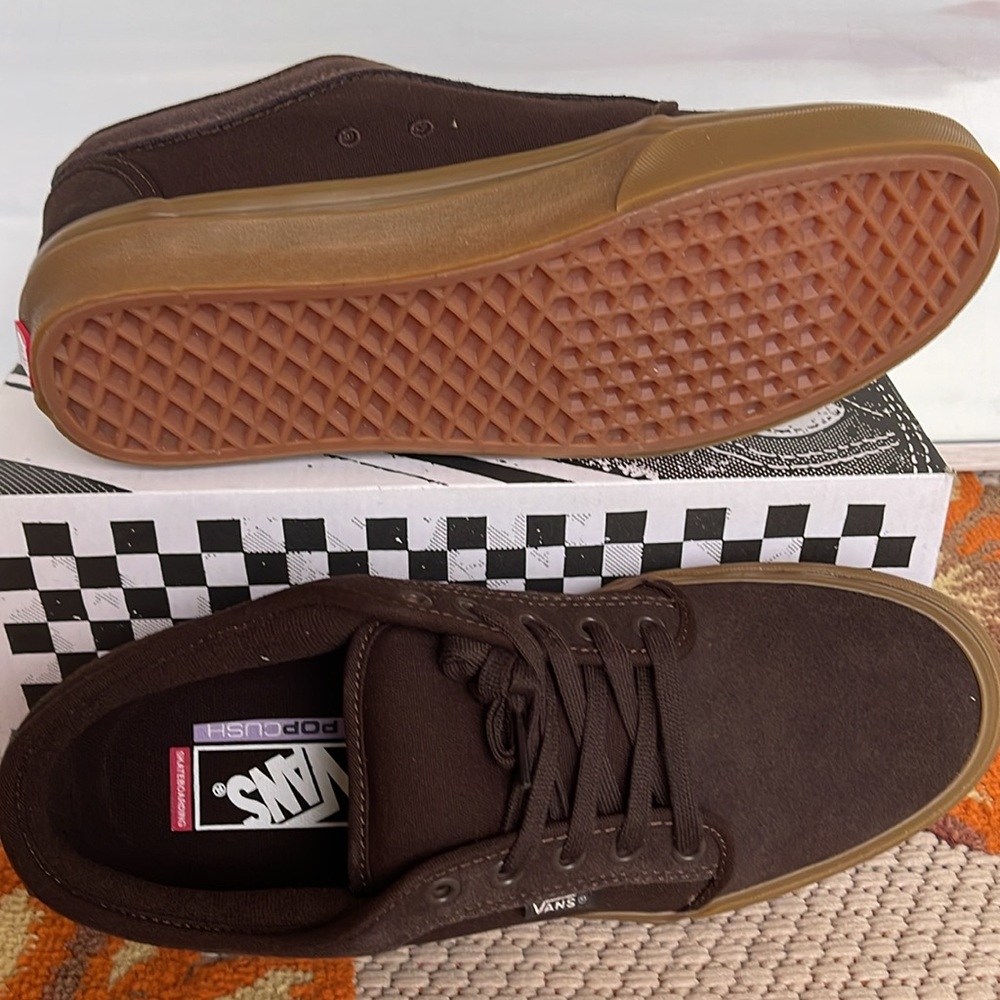 Vans Men’s Skate Chukka Low
Dark Brown/Gum
VN0A4BX4BF3
Sneakers - Picture 4 of 16